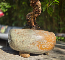 Load image into Gallery viewer, The Creative Club Sculpt, Burn and Carve Workshops at the earth studios.
